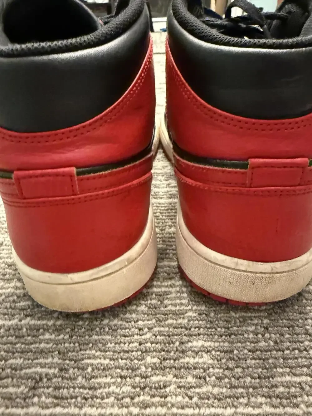 Nike Shoes Mens Size 12 Black Red Air Jordan 1 Mid Bred Sneakers 554724-074